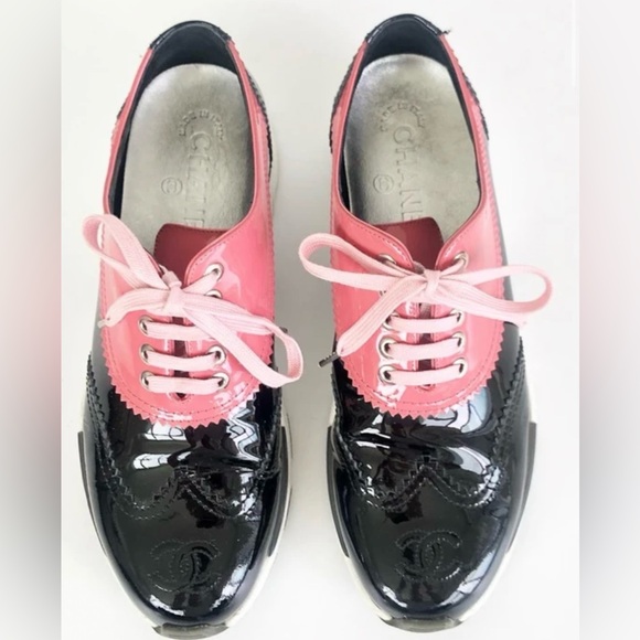 Chanel Oxford shoes - Picture 3 of 3